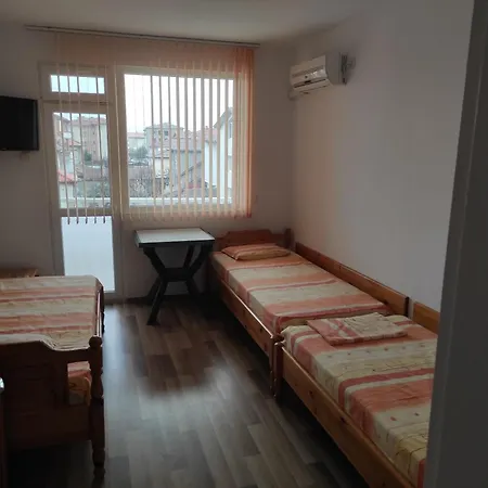 Kirovi House - Guest Casa de hóspedes