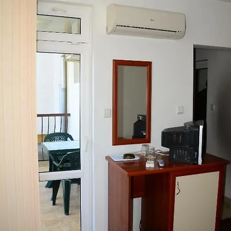 Kirovi House - Guest Casa de hóspedes