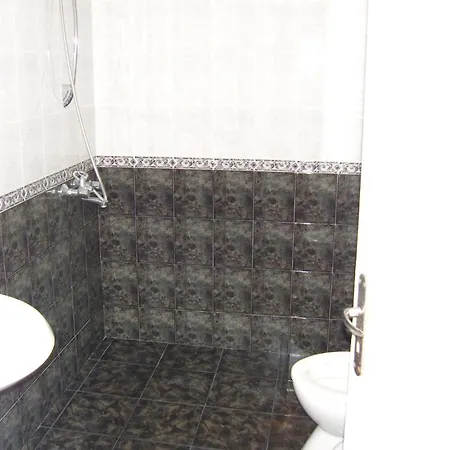 Kirovi House - Guest Casa de hóspedes Carevo