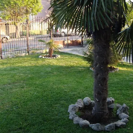 Kirovi House - Guest Casa de hóspedes