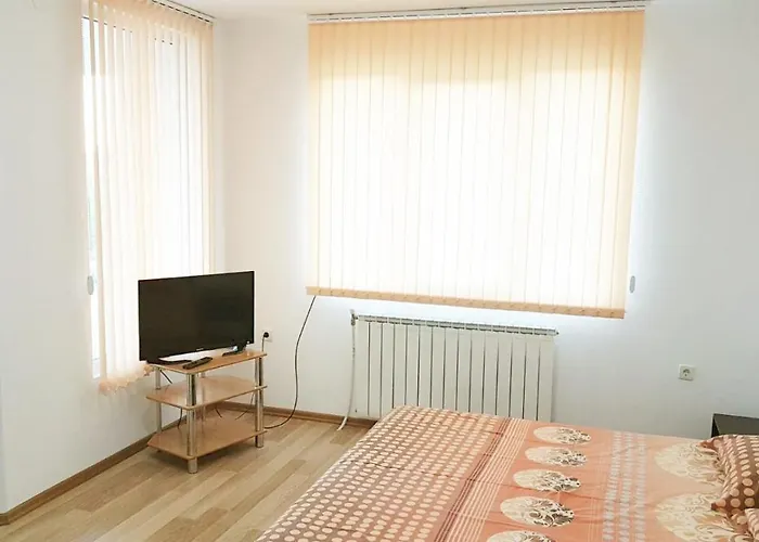 Kirovi House - Guest Gasthof Zarewo